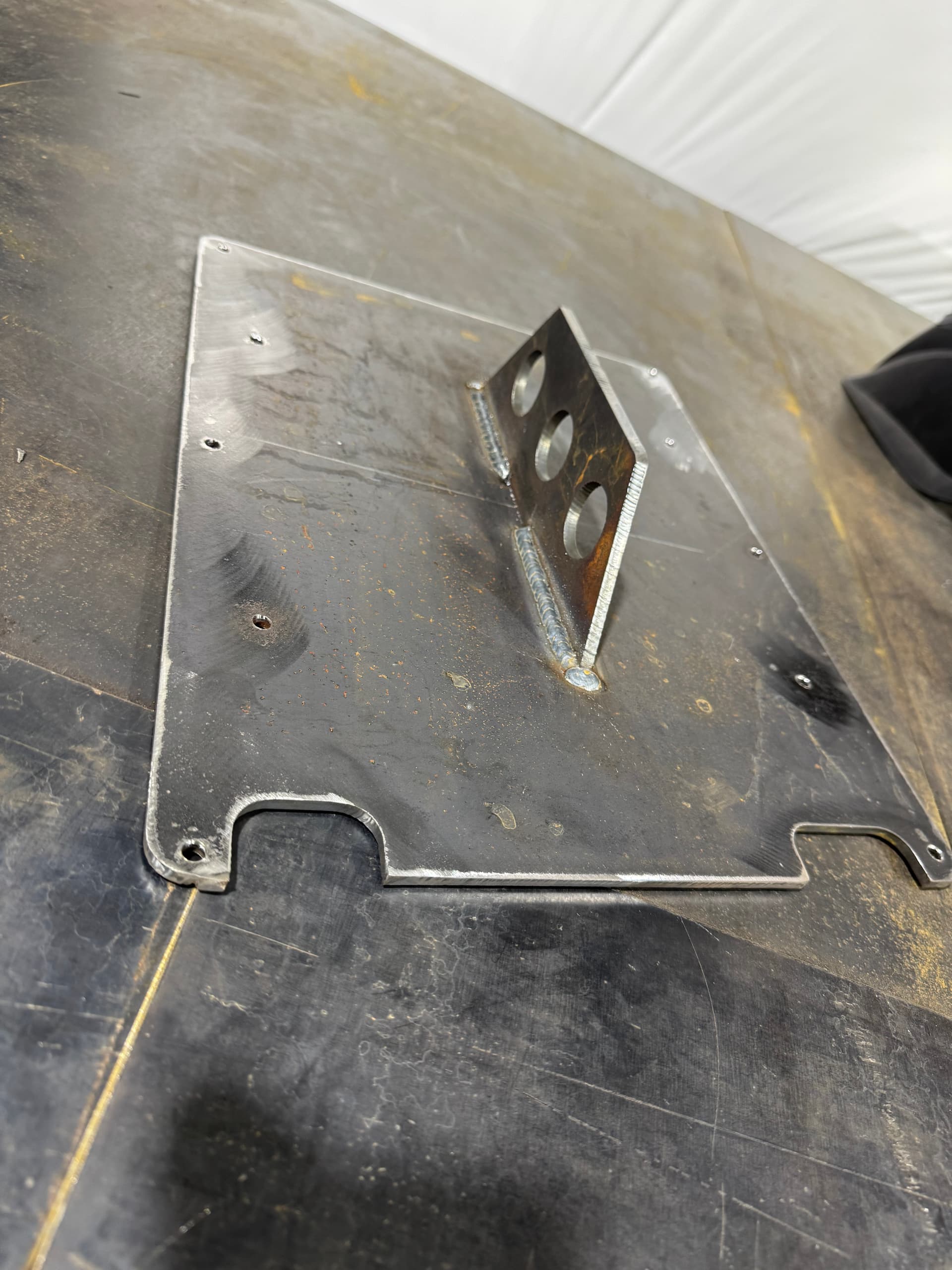 Coyote lift plate